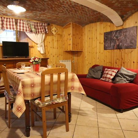 L'Ermellino Bilocale In Centro - Affitti Brevi Italia Apartment Brusson Ngoại thất bức ảnh