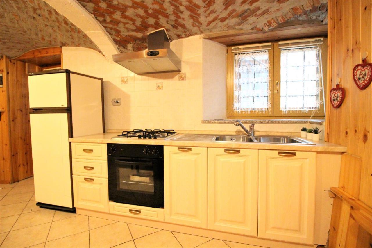 L'Ermellino Bilocale In Centro - Affitti Brevi Italia Apartment Brusson Ngoại thất bức ảnh